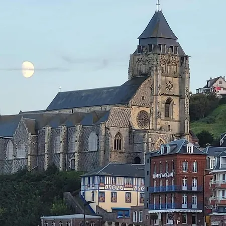 Les Parisiennes アパート ル・トレポール